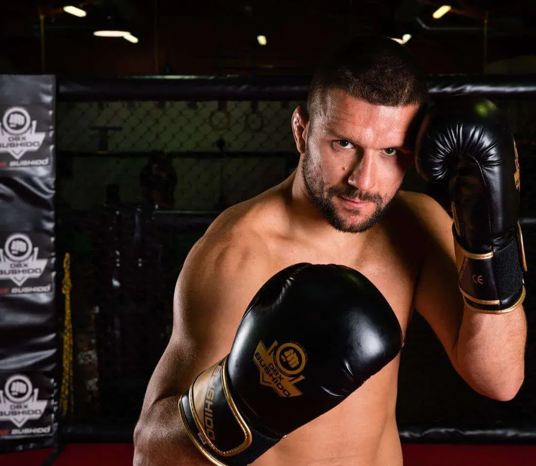 Mateusz Gamrot with gloves