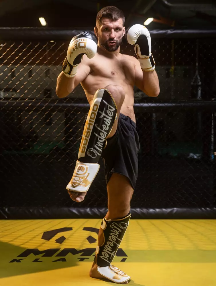 ochraniacze na golenie i stopy