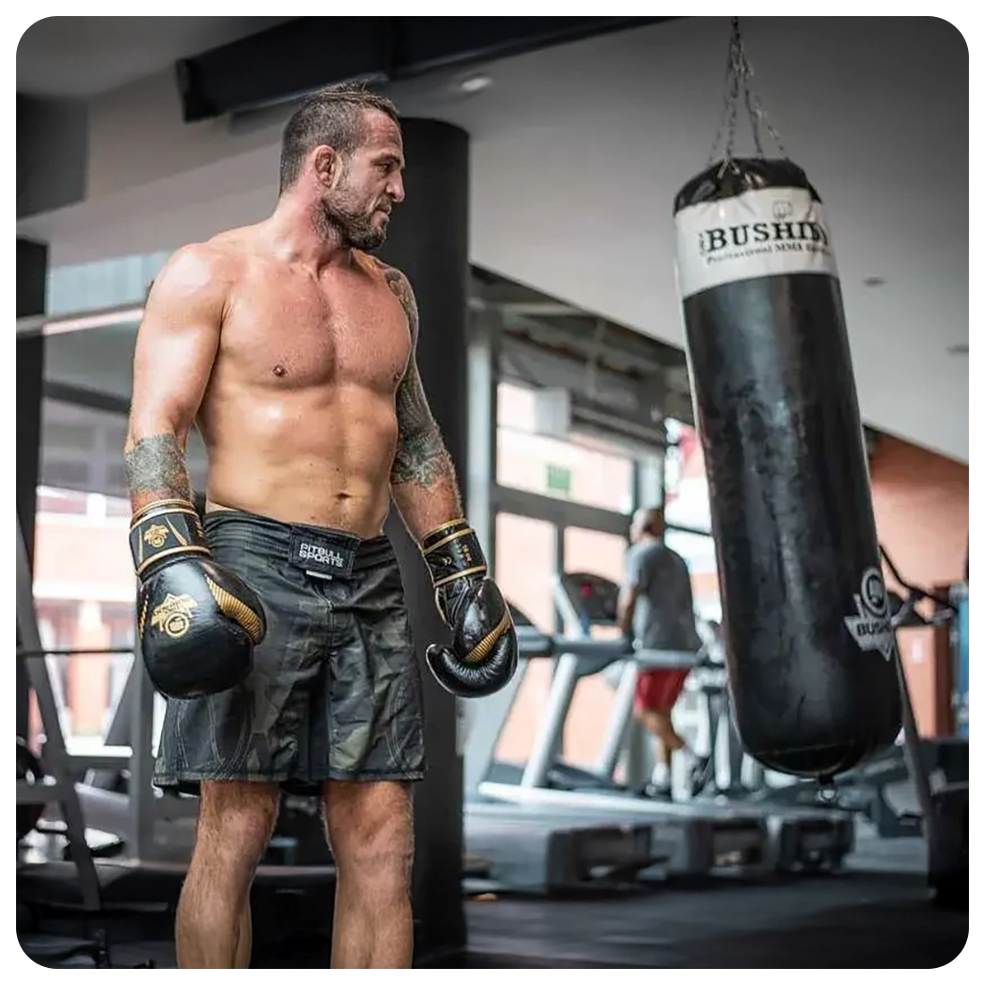 Borys Mańkowski w rękawicach Aureos