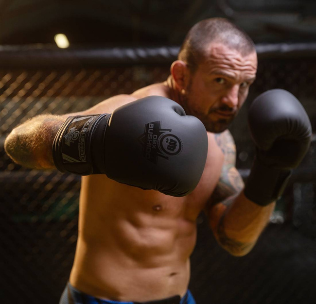 Rękawice bokserskie 10oz - Black Master - Valor Series | DBX Bushido