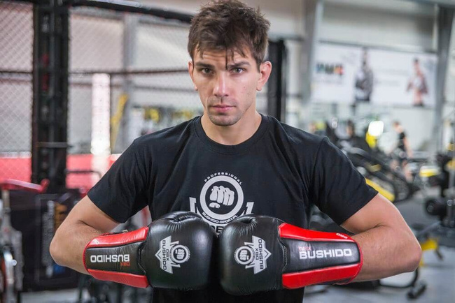 Boxing gloves with ActivClima and Wrist Protect B-3PRO system - 10 oz