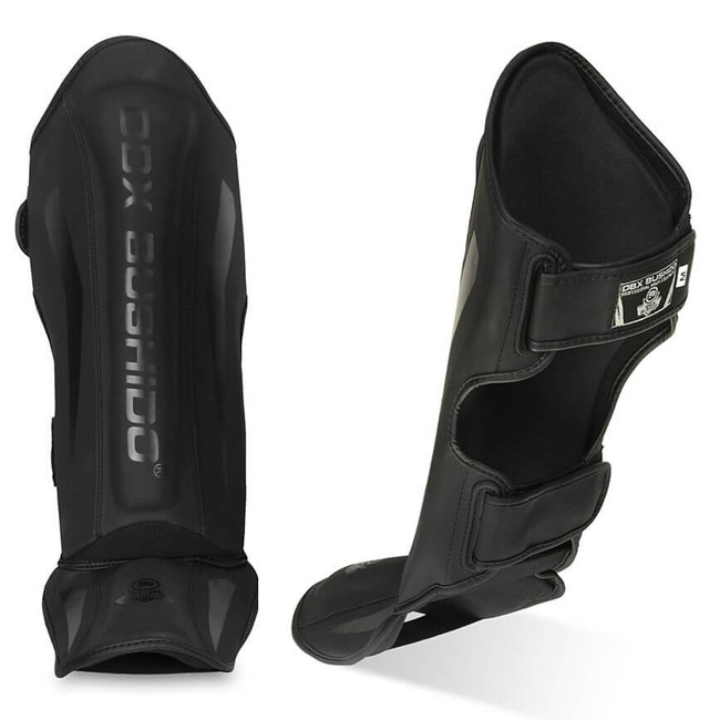 Shin guards - shin guards "Black Master" - M