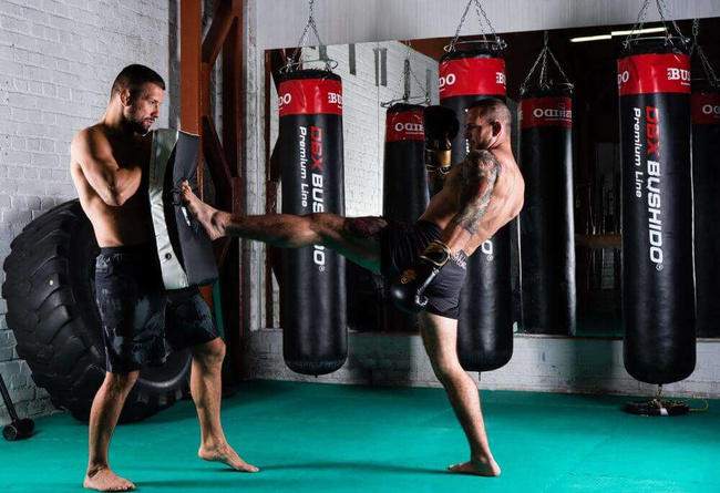 LARGE TRAINING SHIELD - PROFILED 62x35 BUSHIDO - WHITE