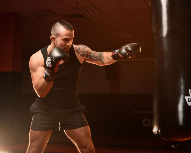 Boxing set: 407 boxing gloves + wraps + mouthguard