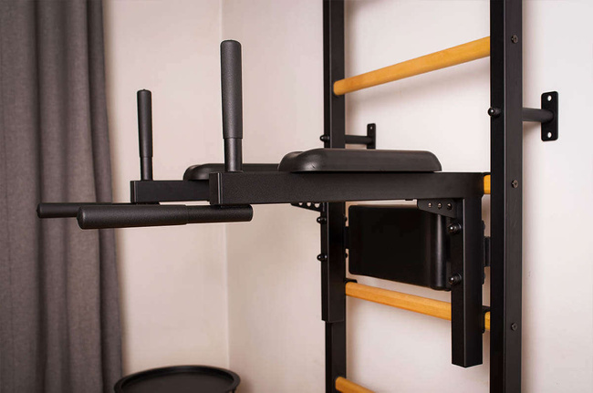 Gymnastic ladder with pull up bar K1