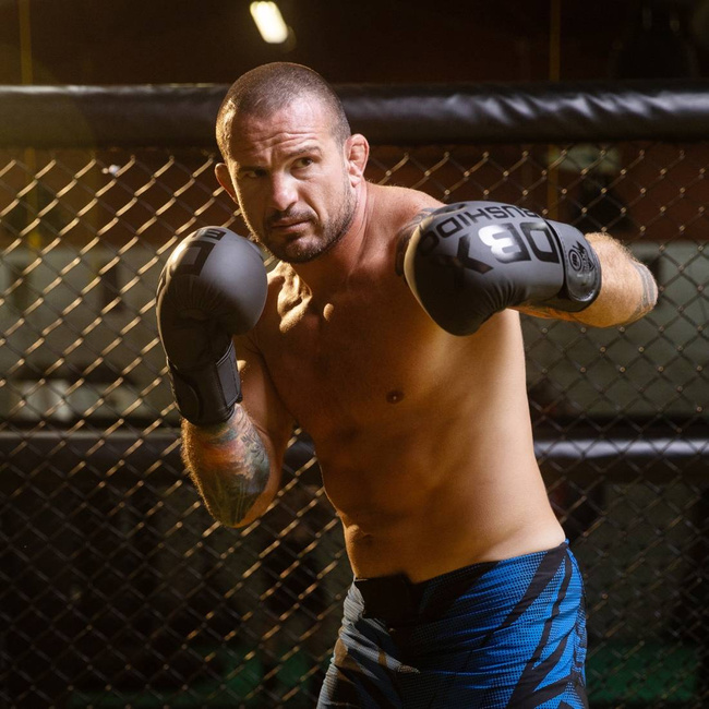 Boxing Gloves 10oz - Mono - Valor Series