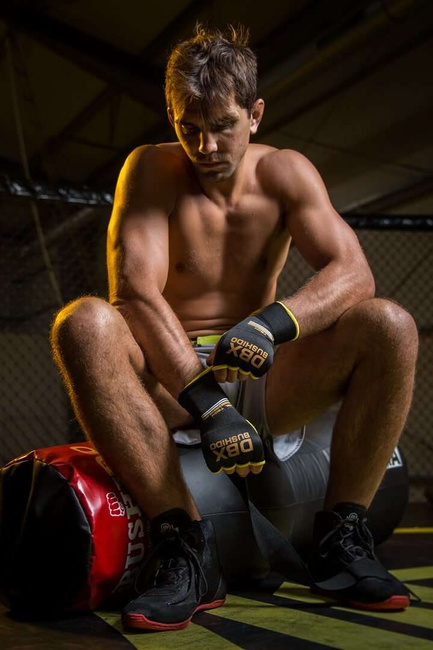 Rękawice żelowe, wewnętrzne - S/M | Złote | DBX Bushido