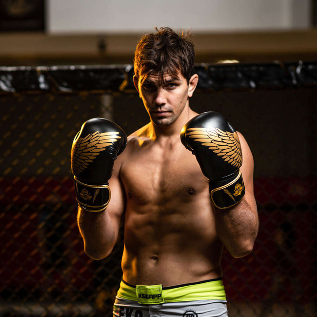 Zestaw bokserski: rękawice bokserskie Hawk + rękawice żelowe + ochraniacz na zęby | DBX Bushido