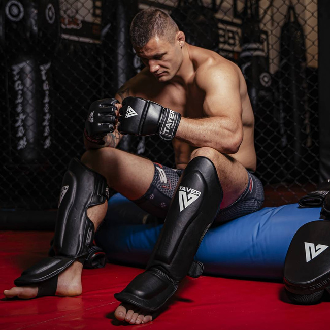 T-E1V3 DBX BUSHIDO M MMA gloves